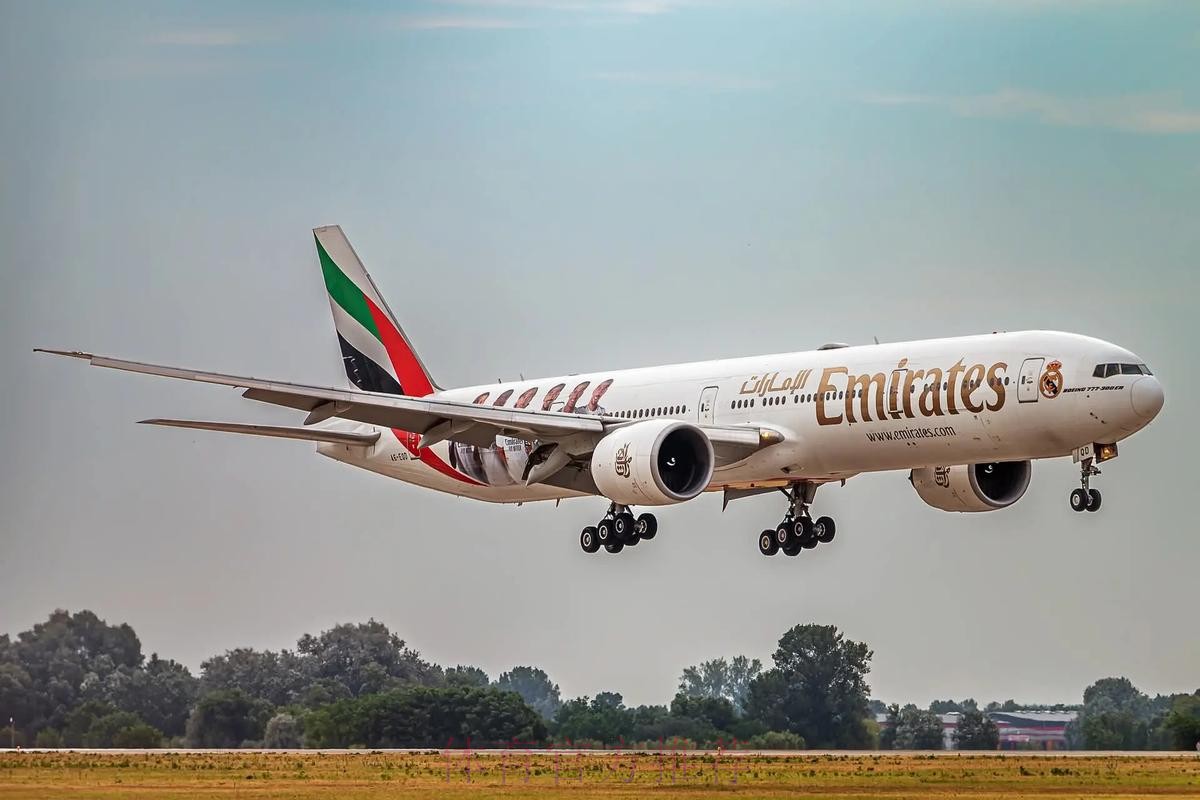 记者:皇马与阿联酋航空续约3年 每年入账7000万欧